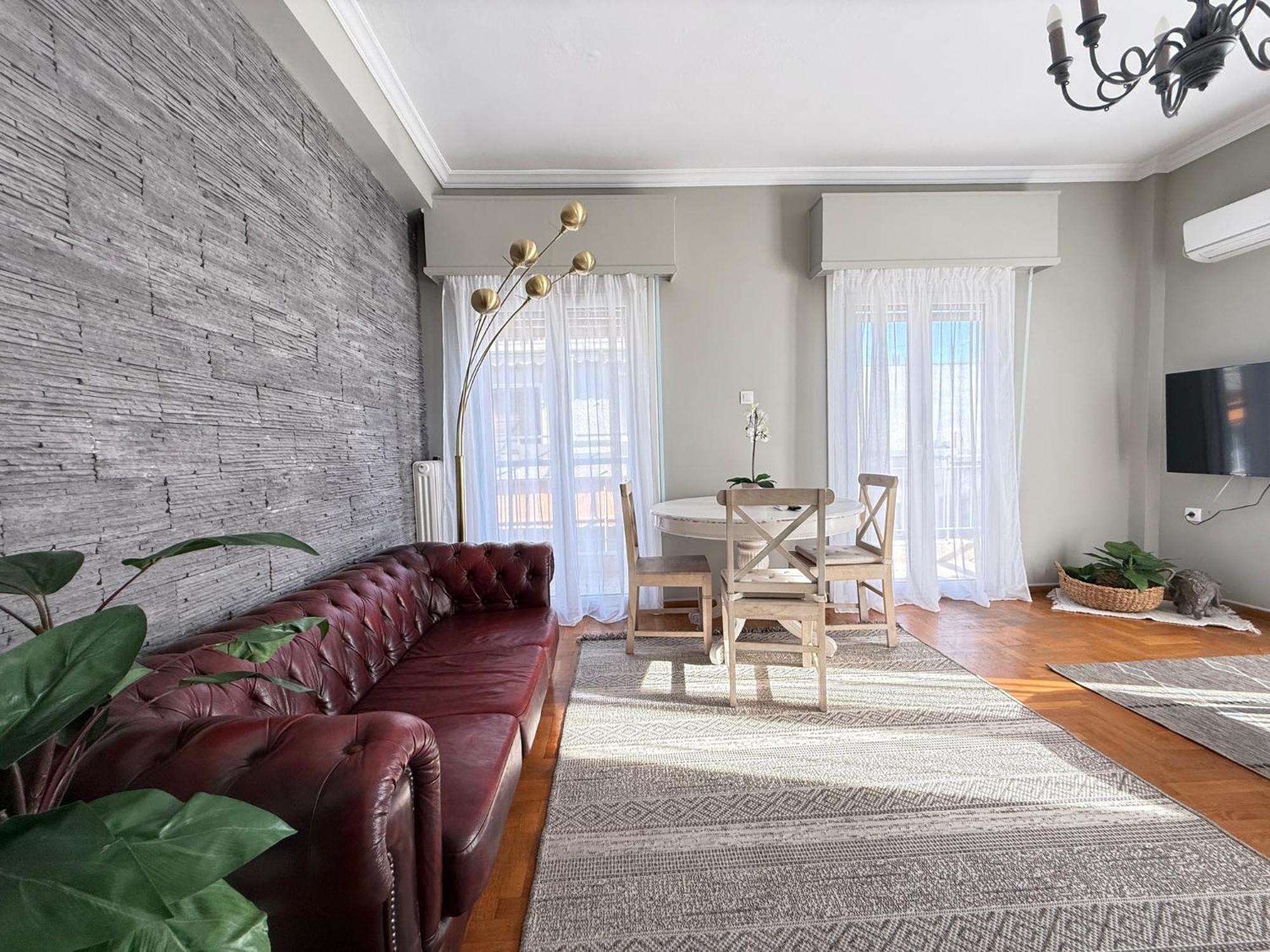 2 Bedrooms Apartament